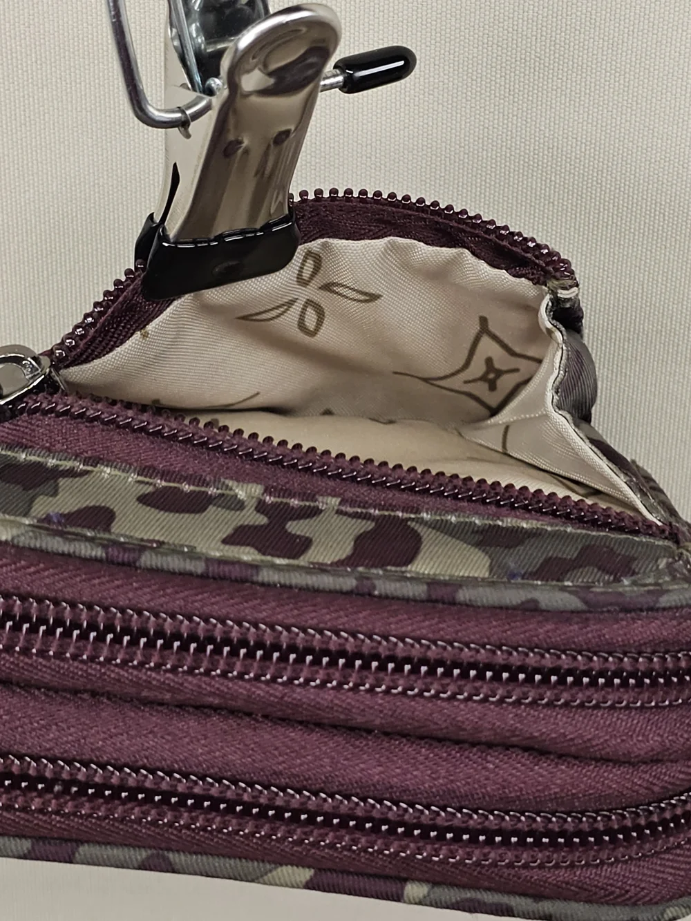 lug splits zip